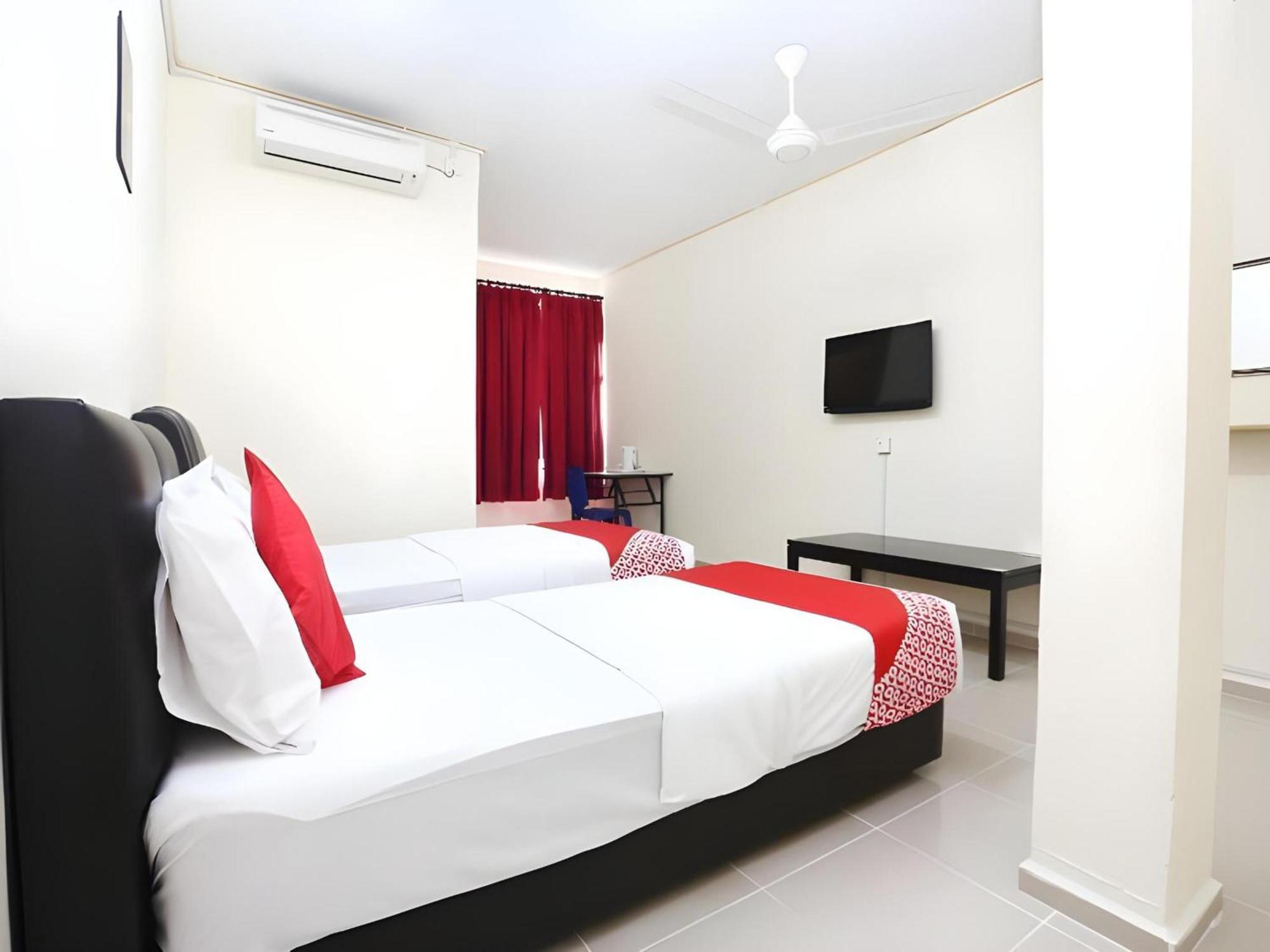 Super Oyo 89640 Hotel Pelangi Marang Εξωτερικό φωτογραφία