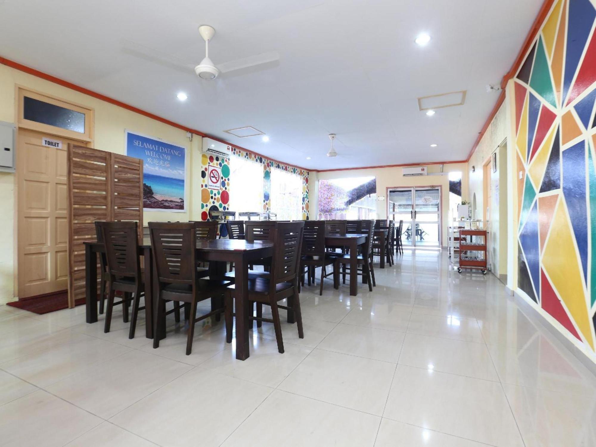 Super Oyo 89640 Hotel Pelangi Marang Εξωτερικό φωτογραφία
